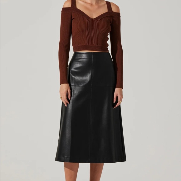 ASTR THE LABEL PACEY RIBBER COLOR SWEATER NWT - Picture 6 of 6